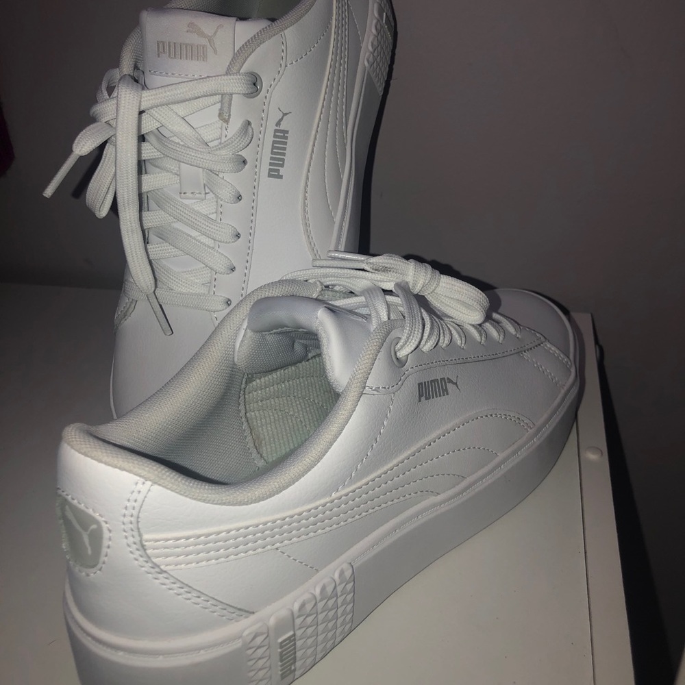 Puma tennis sneakers